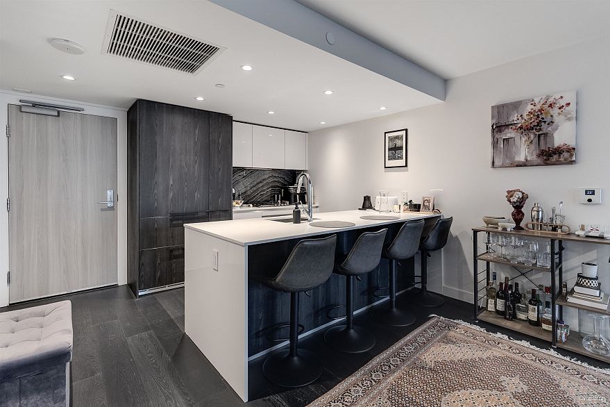 1608 1111 Richards Street