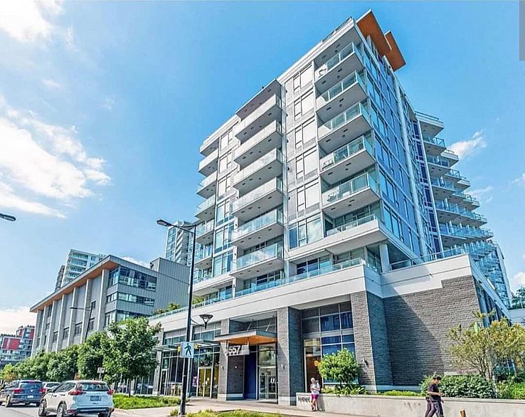 802 3557 Sawmill Crescent