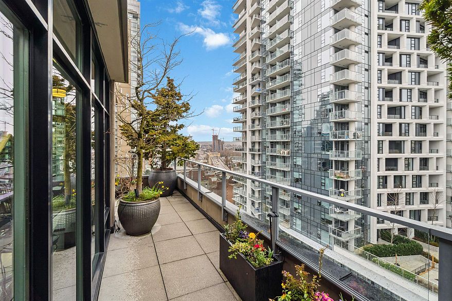 1601 1252 Hornby Street