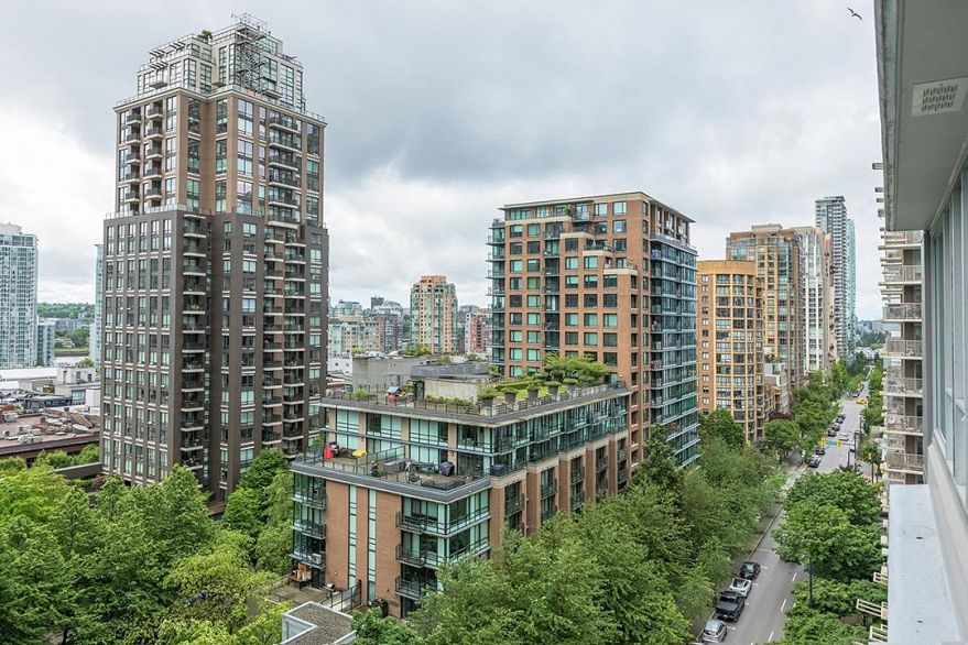 1105 1001 Richards Street