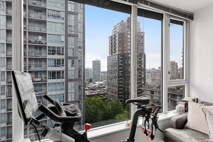 1105 1001 Richards Street