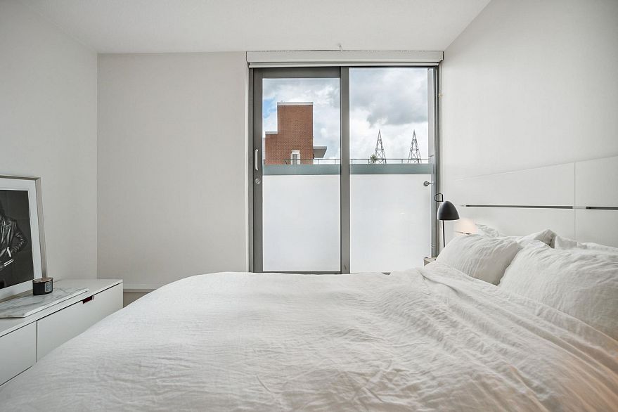 809 66 W Cordova Street