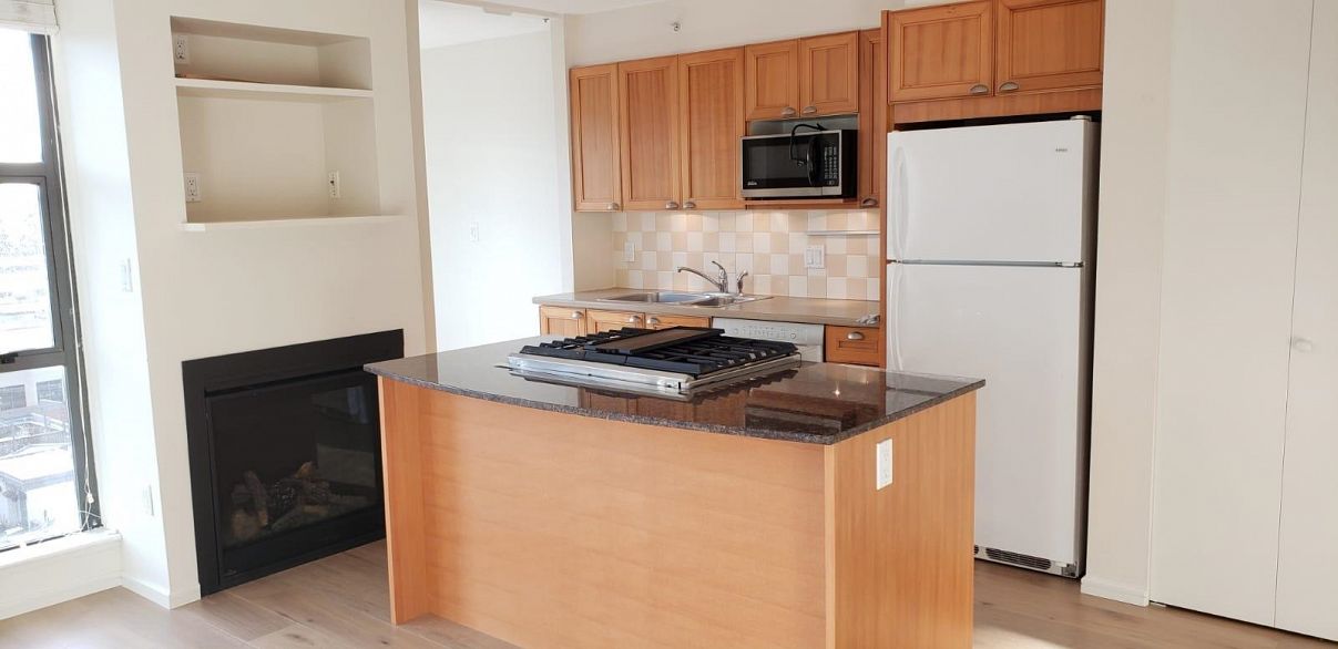 1001 1723 Alberni Street