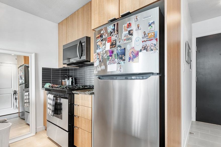 1105 1001 Richards Street