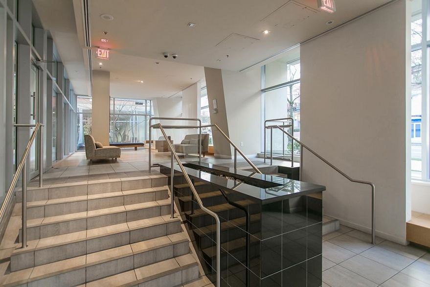 1105 1001 Richards Street