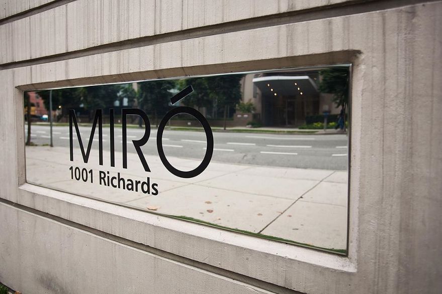 1105 1001 Richards Street