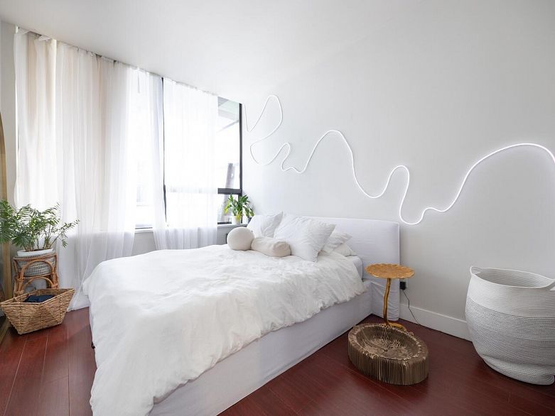 712 1010 Howe Street