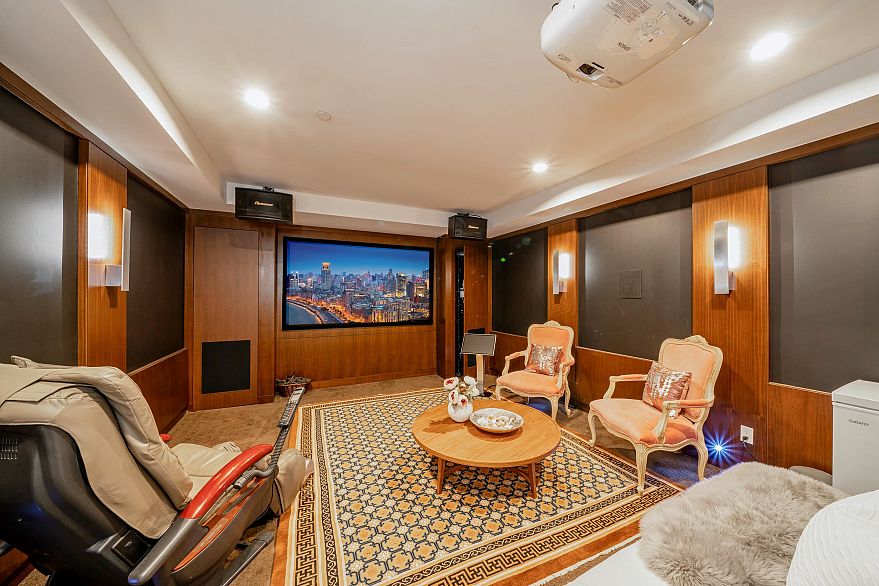 4350 Locarno Crescent