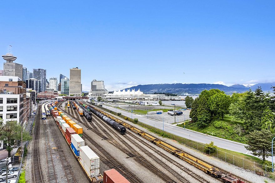 301 41 Alexander Street