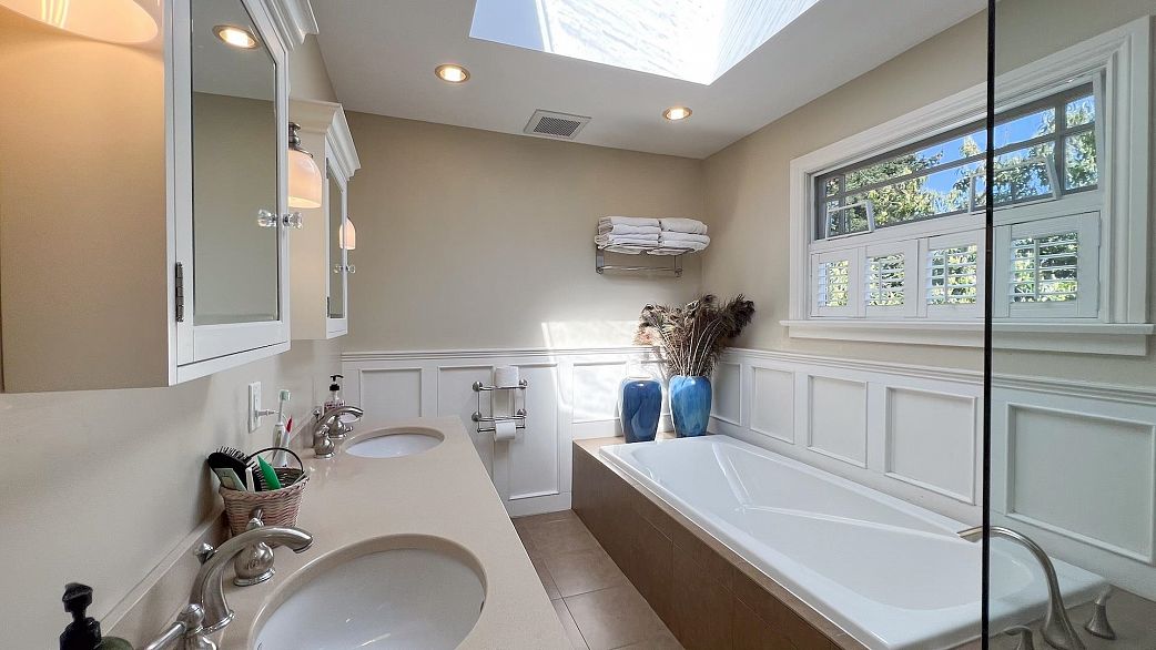 3090 Discovery Street