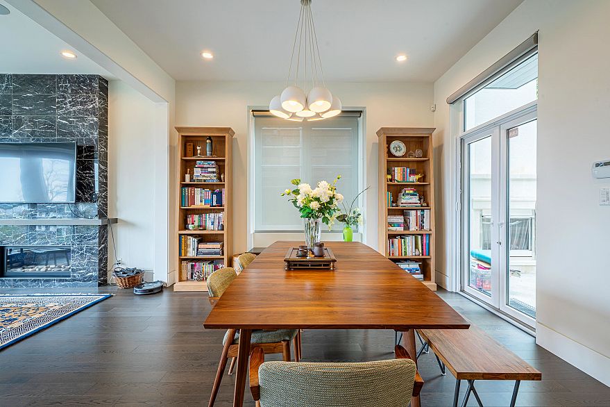 4350 Locarno Crescent