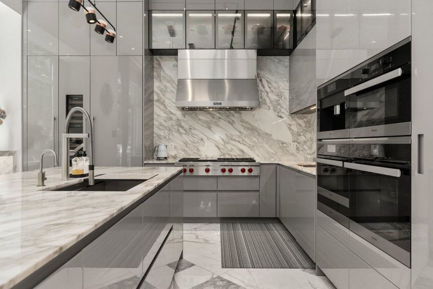 107 323 Jervis Street