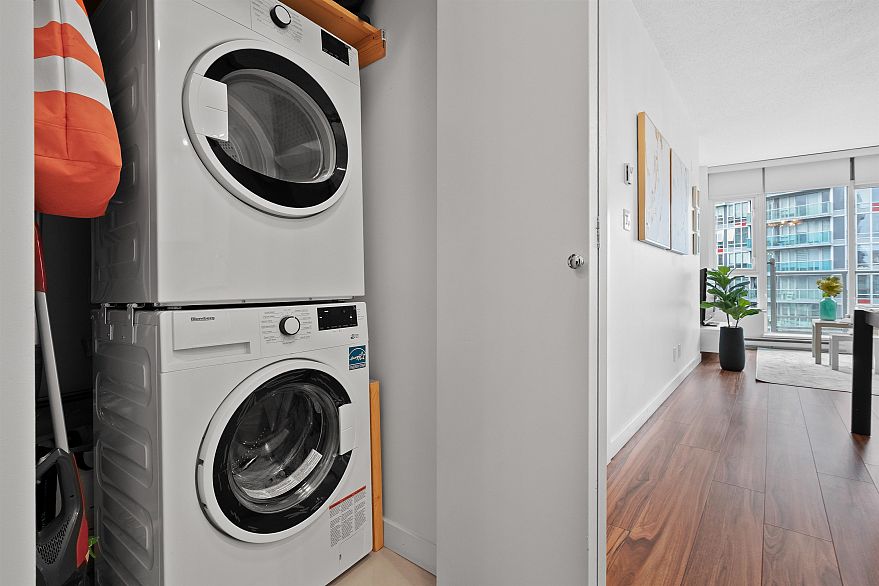 1504 821 Cambie Street