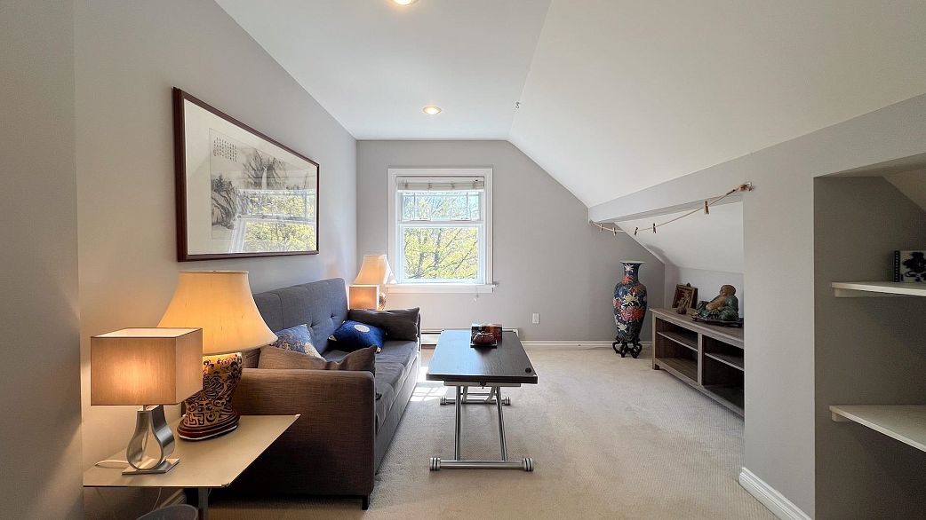 3090 Discovery Street