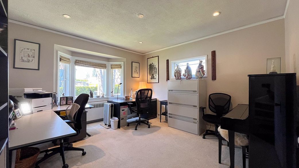 3090 Discovery Street