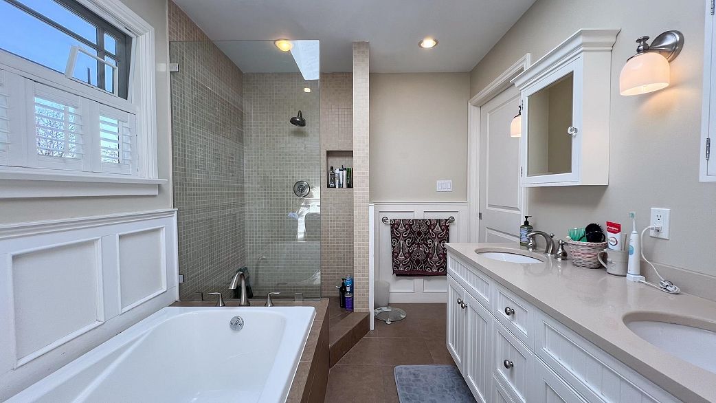 3090 Discovery Street