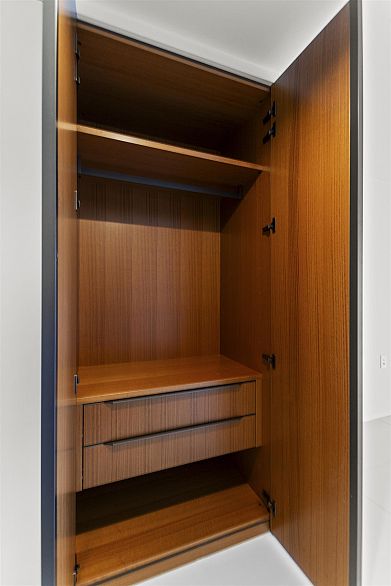 1007 1033 Nelson Street