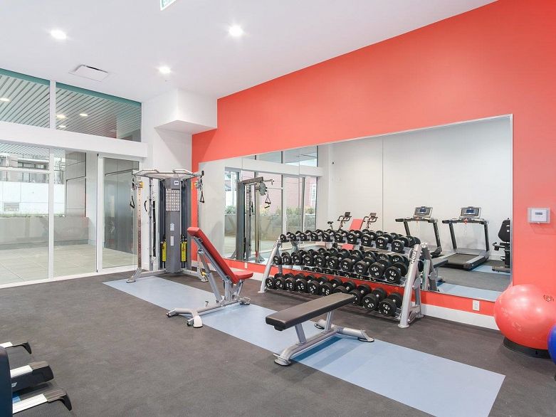 1802 1708 Ontario Street