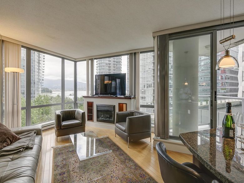 601 1228 W Hastings Street