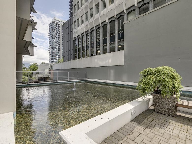 601 1228 W Hastings Street