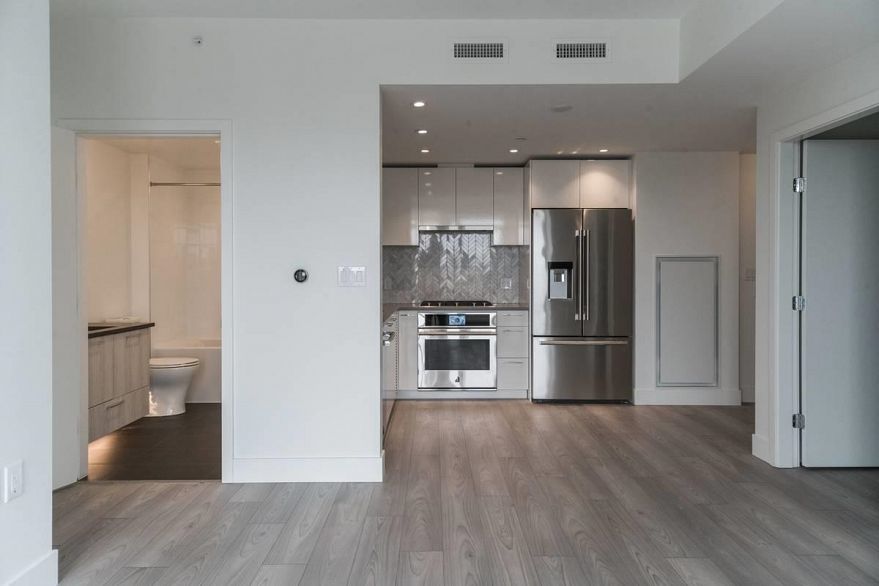 804 3581 E Kent Avenue North