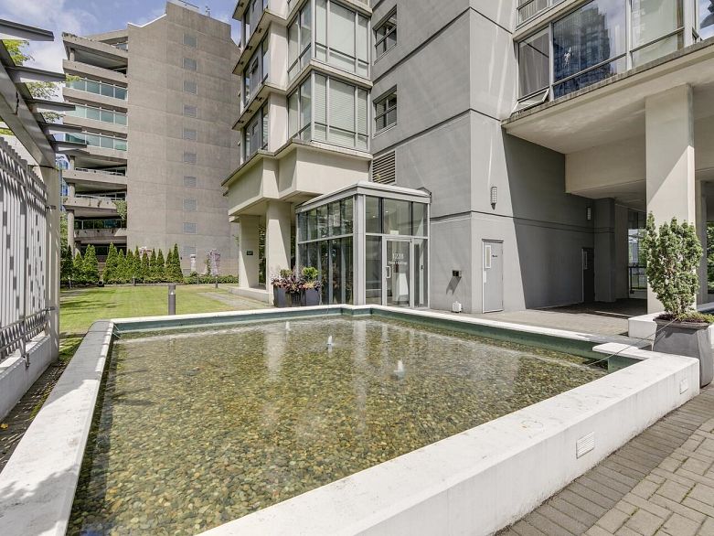 601 1228 W Hastings Street