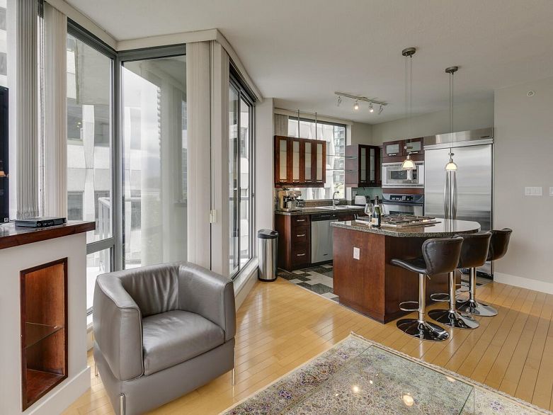 601 1228 W Hastings Street