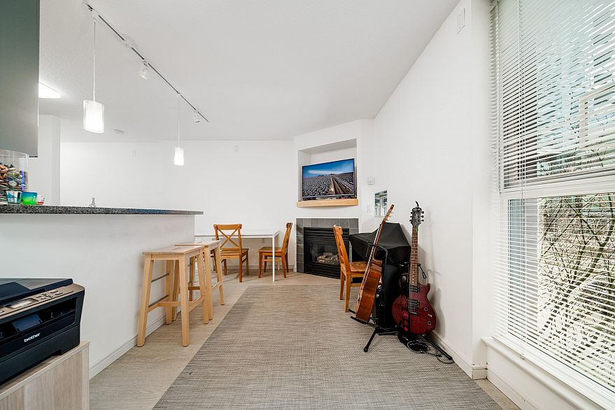 305 1068 Hornby Street