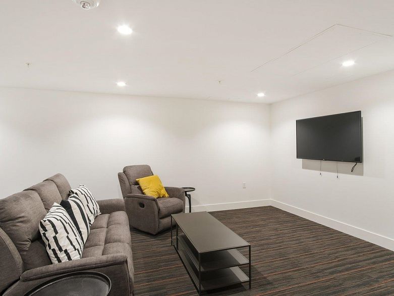 1802 1708 Ontario Street