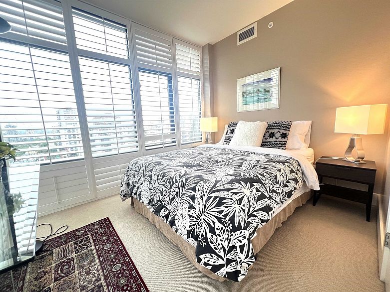 1602 1863 Alberni Street