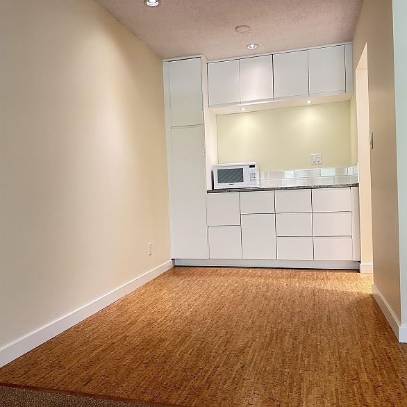 309 1422 E 3rd Avenue