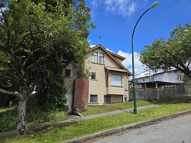 4390 Nanaimo Street