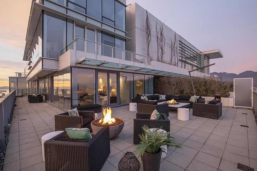 4602 1011 W Cordova Street