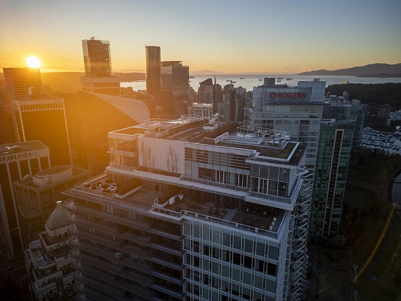 4602 1011 W Cordova Street