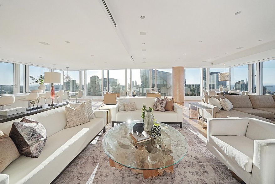 4602 1011 W Cordova Street