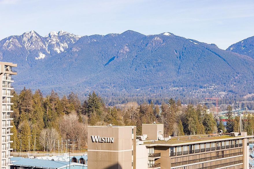 1102 620 Cardero Street