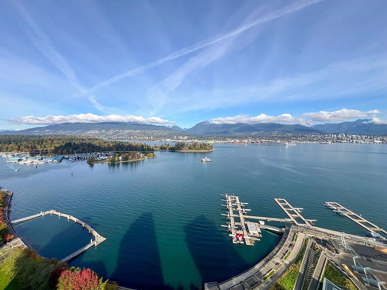 2601 277 Thurlow Street