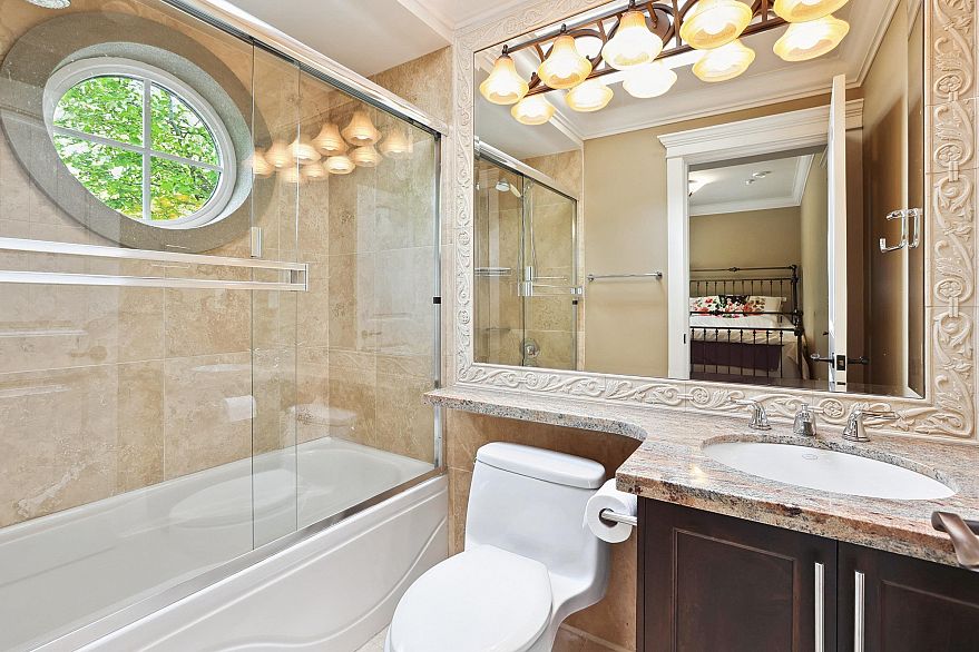 3593 Mackenzie Street