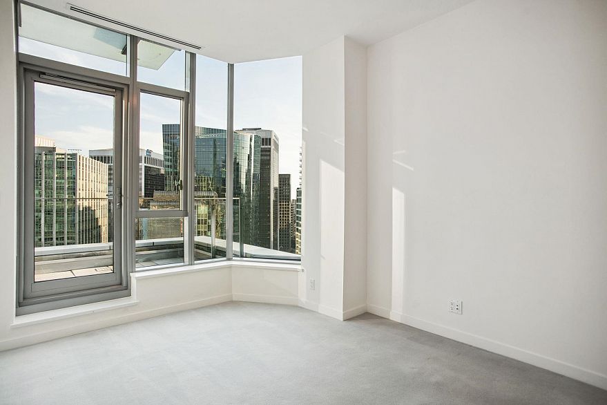 2601 277 Thurlow Street