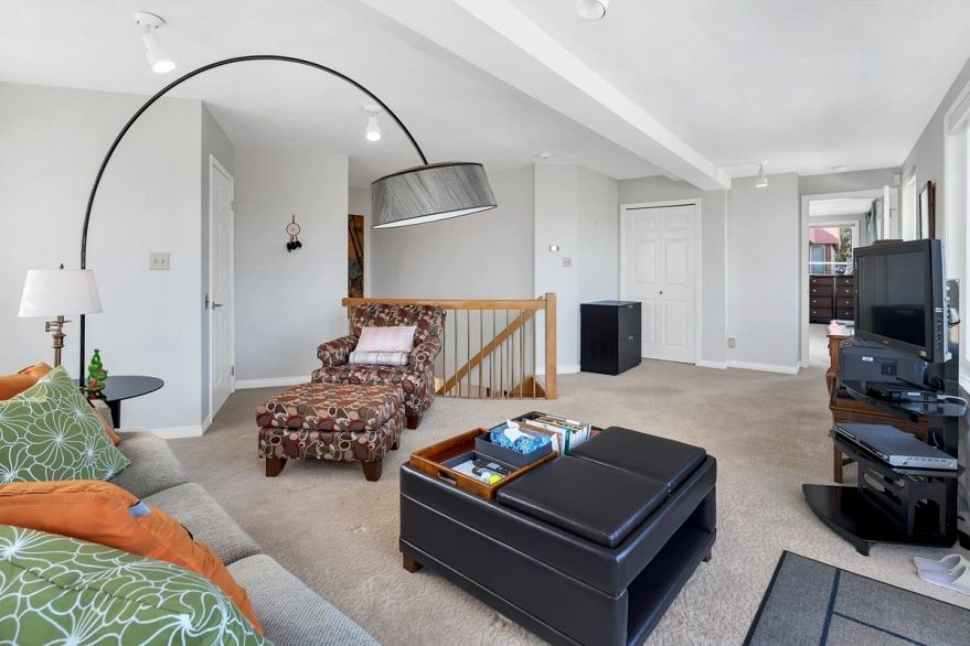 4322 West Point Place