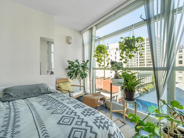 803 438 Seymour Street