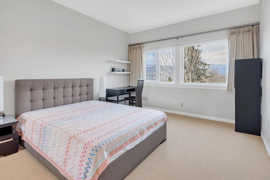 4322 West Point Place