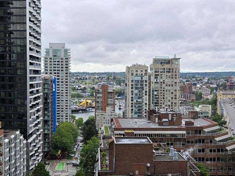 1611 1289 Hornby Street