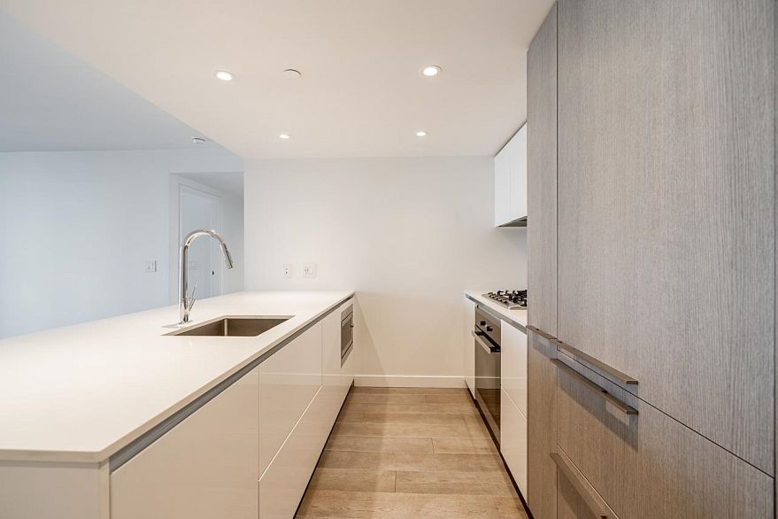 1910 1111 Richards Street