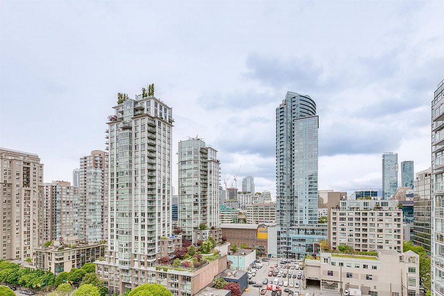 1601 833 Homer Street