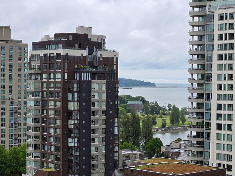 1611 1289 Hornby Street