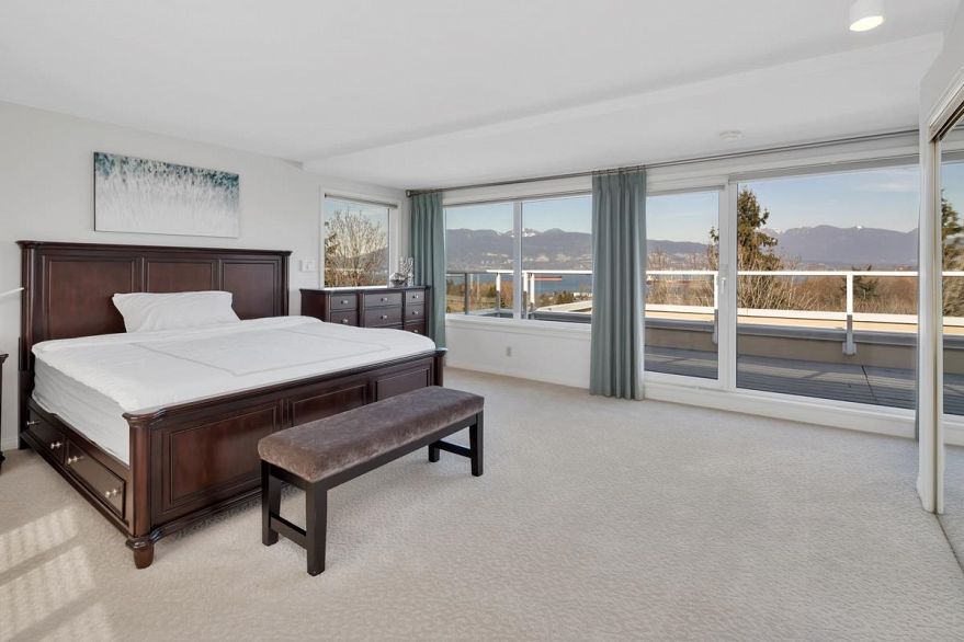 4322 West Point Place