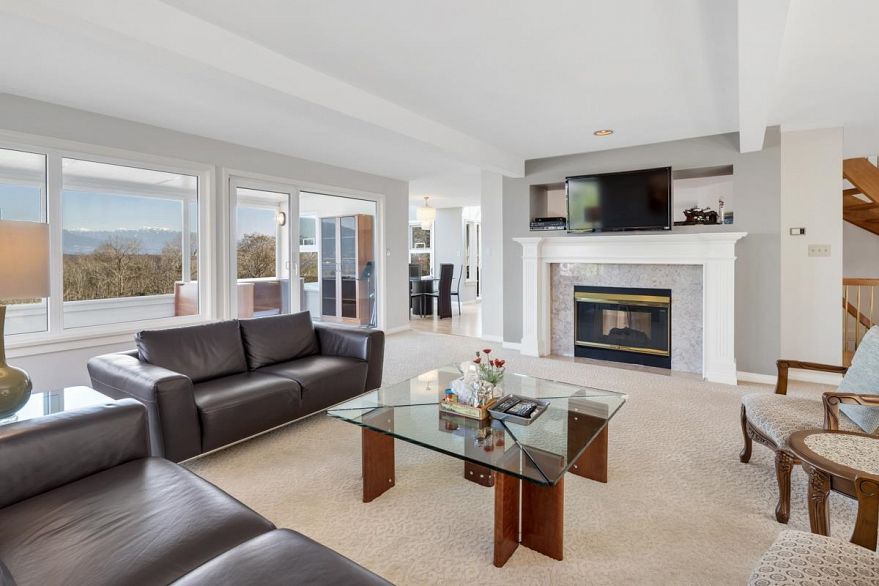 4322 West Point Place