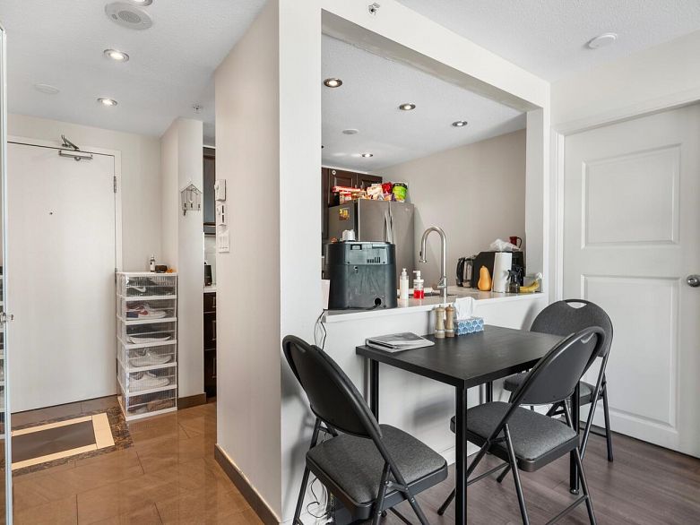 803 438 Seymour Street