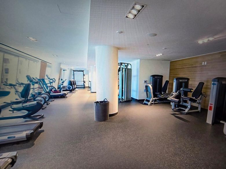 1611 1289 Hornby Street